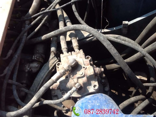 ขายรถแบคโฮพร้อมหัวกระแทก HITACHI EX 200 ขายรถแบคโฮพร้อมหัวกระแทก HITACHI EX 200