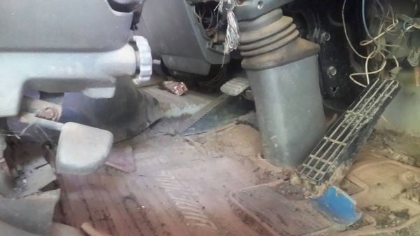 รถฮีโน่ 10 ล้อดั้ม FM3H  195 แรงม้า. ปี 38.    สนใจติดต่อ  081 - 6079515