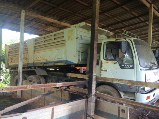 รถฮีโน่ 10 ล้อดั้ม FM3H  195 แรงม้า. ปี 38.    สนใจติดต่อ  081 - 6079515