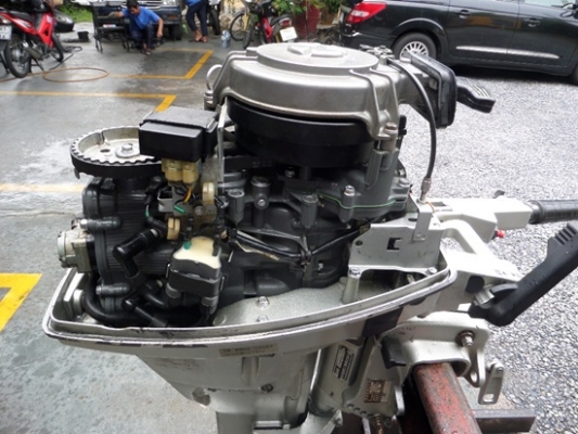 เครื่องเรือ HONDA 9.9 แรง 4 จังหวะ สภาพสวย