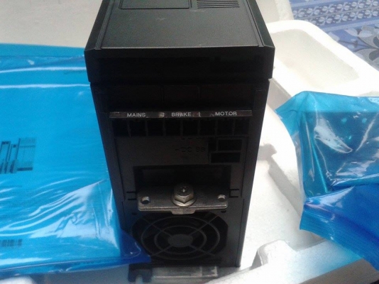 ขายตัวปรับรอบของมอเตอร์3สายขนาด1แรง(INVERTER)  ยี่ห้อ DANFOSS VLT 2800  ของใหม่  ขายถูกๆ 4500 บาท