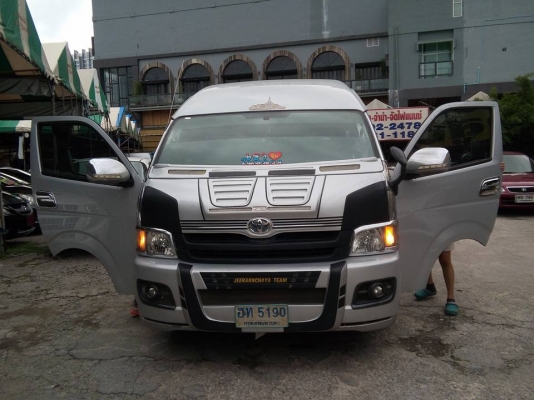 ขายด่วนๆ. รถตู้TOYOTA COMMUTER. ตู้ D4D  2500  CC   MT 2012  วีไอพี เต็มๆ. ราคา 858,000 บาทค่ะ. โทร 0922726669 ตันหยงค่ะ