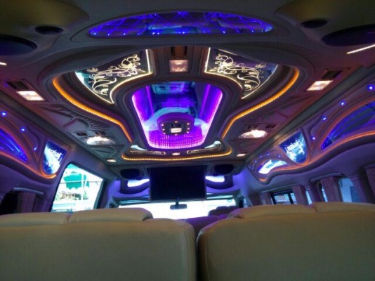 รถตู้ดีเซลล์ ปี 2012 TOYOTA COMMUTER ราคา 999,000 บาท โทร 0922726669 คุณตันหยง