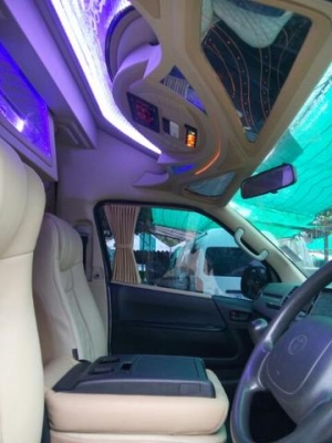 รถตู้ดีเซลล์ ปี 2012 TOYOTA COMMUTER ราคา 999,000 บาท โทร 0922726669 คุณตันหยง