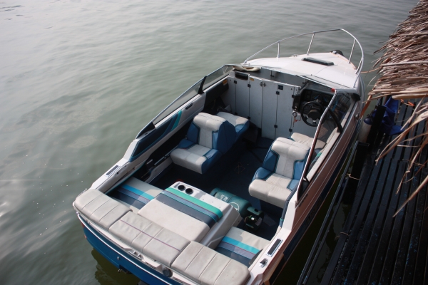 เรือเร็ว 20f