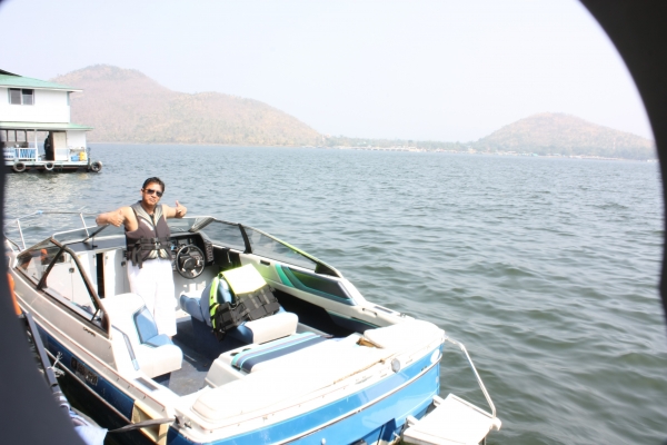 เรือเร็ว 20f