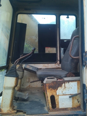 ขายรถแบคโฮ KOMATSU PC200-5 ราคา 400000