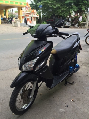 ขาย Click เครื่องเดิมๆ สนใจมาลองขี่ได้เลยคับ สภาพสวย เอกสารครบ เล่ม ชุดโอน