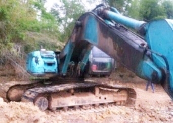 KOBELCO MARK V SK 200 ไฟฟ้าหน้าจอครบ เครื่องเดิมปั๊มเดิมๆสภาพดีพร้อมใช้งานได้เลยครับ รถบอดี้สวยเดิมๆ ภายในเก๋งอุปกรณ์ครบพร้อมใช้งานได้คล่องตัวทำงานดีไม่โหลด ภายนอกบูมอาร์มมีปะบ้างนิดหน่อยใช้งานได้ดีปกติไม่มีปัญหาครับ ช่วงล่างเอวแน่น เฟลมสวยไม่มีผุกร่อน สป