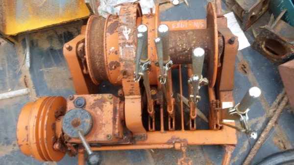 ต้องการขายวินอเนกประสงค์ มีเกียร์ปรัปความเร็ว ราคาถูก ๆ ครับ ต้องการขายวินอเนกประสงค์ มีเกียร์ปรัปความเร็ว ราคาถูก ๆ ครับ