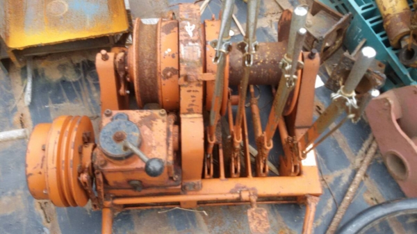 ต้องการขายวินอเนกประสงค์ มีเกียร์ปรัปความเร็ว ราคาถูก ๆ ครับ ต้องการขายวินอเนกประสงค์ มีเกียร์ปรัปความเร็ว ราคาถูก ๆ ครับ