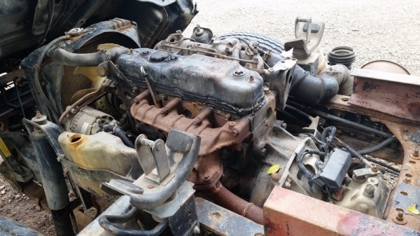 ขายรถ6ล้อดั้ม isuzu  nkr110 ห้างแท้สีเดิมๆหัวบางๆไม่เคยทำสี