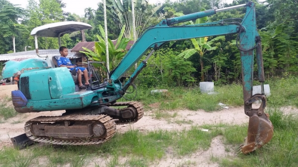 ขายรถขุด แมคโครเล็ก komatsu pc30-7 สภาพพร้อมใช้งาน ขายรถขุด แมคโครเล็ก komatsu pc30-7 สภาพพร้อมใช้งาน