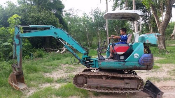 ขายรถขุด แมคโครเล็ก komatsu pc30-7 สภาพพร้อมใช้งาน ขายรถขุด แมคโครเล็ก komatsu pc30-7 สภาพพร้อมใช้งาน