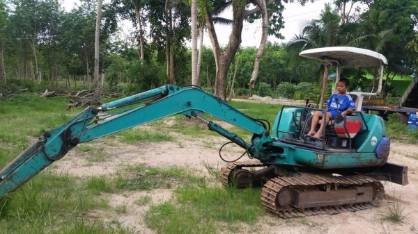 ขายรถขุด แมคโครเล็ก komatsu pc30-7 สภาพพร้อมใช้งาน ขายรถขุด แมคโครเล็ก komatsu pc30-7 สภาพพร้อมใช้งาน