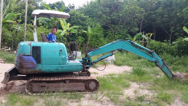 ขายรถขุด แมคโครเล็ก komatsu pc30-7 สภาพพร้อมใช้งาน