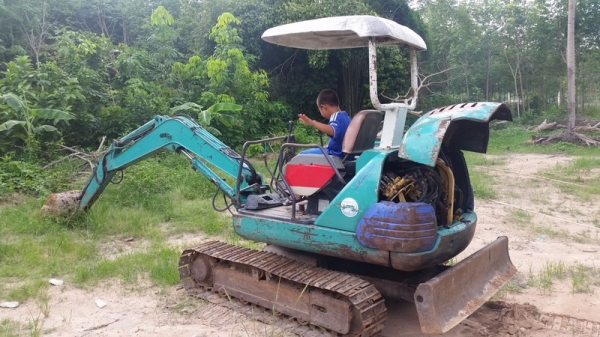 ขายรถขุด แมคโครเล็ก komatsu pc30-7 สภาพพร้อมใช้งาน ขายรถขุด แมคโครเล็ก komatsu pc30-7 สภาพพร้อมใช้งาน