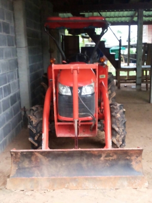 ขายรถไถ KUBOTA L3608 เอกสารเล่มทะเบียน ใบมีดดันหน้า ผาน 5 เหล็กคราดหลัง ไมล์ 1800 ชม.ราคา 320000