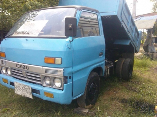 อีซูซุ 6 ล้อดั้ม