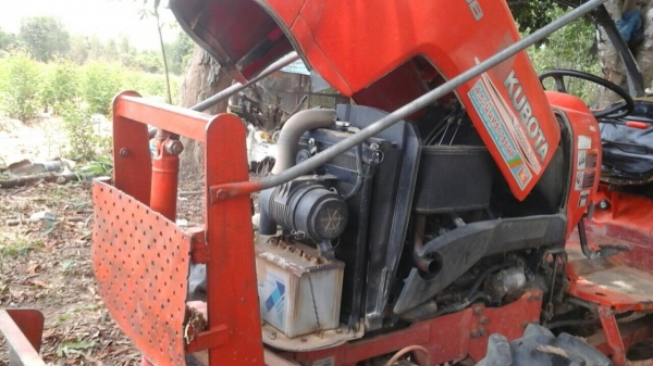 ขาย คูโบต้า 47 แรง. ปี 54. สภาพสวยๆ. พร้อมใช้