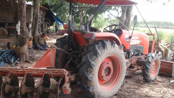 ขาย คูโบต้า 47 แรง. ปี 54. สภาพสวยๆ. พร้อมใช้