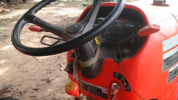 ขาย คูโบต้า 47 แรง. ปี 54. สภาพสวยๆ. พร้อมใช้