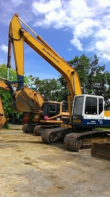 รถขุด KOMATSU PC200-5
