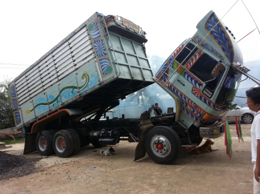 195เพลาเดียวดั้มรถห้างแท้ ต่อรองใด้ครับ เอกสารพร้อมโอน