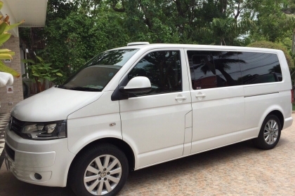 รถตู้โฟร์ค รถ2ปี ออกศูนย์แท้ ดีเซล เหลือประกันซ่อมฟรีที่ศูนย์ แต่ง vip กระจกกันสองชั้นระหว่างคนขับกันเสียง เครื่องเสียงแต่งที่ mirage มีทีวี รถตู้โฟร์ค รถ2ปี ออกศูนย์แท้ ดีเซล เหลือประกันซ่อมฟรีที่ศูนย์ แต่ง vip กระจกกันสองชั้นระหว่างคนขับกันเสียง เครื่องเสียงแต่งที่ mirage มีทีวี