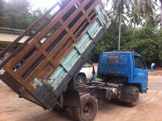 Isuzu NKR ดั้ม เครื่องดี ยาง+ทะเบียนเต็ม Isuzu NKR ดั้ม เครื่องดี ยาง+ทะเบียนเต็ม