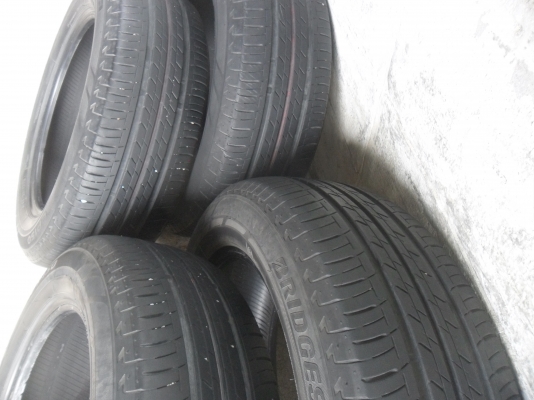 ยาง บริสโตน 195/60R16ปี12 สวยๆ 4 เส้น ราคา 2500 บาท
