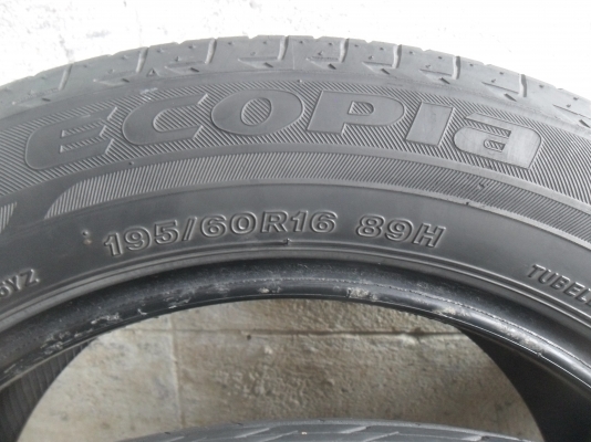 ยาง บริสโตน 195/60R16ปี12 สวยๆ 4 เส้น ราคา 2500 บาท