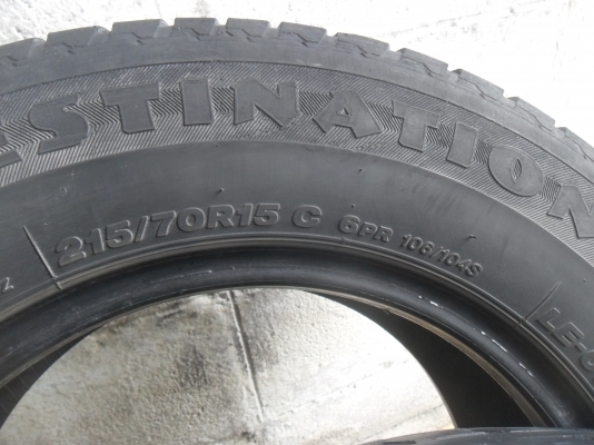 ยาง Firestone 215/70R15ปี12 สวยๆ 4 เส้น ราคา 3000 บาท