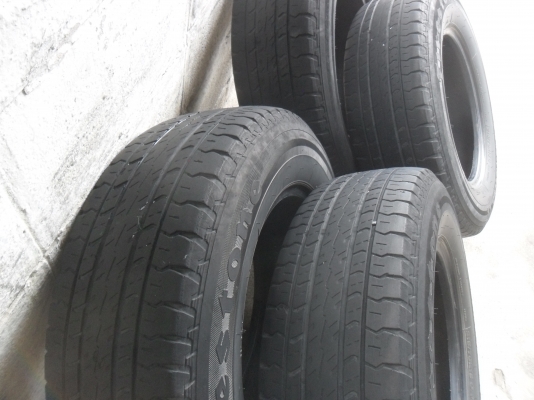 ยาง Firestone 215/70R15ปี12 สวยๆ 4 เส้น ราคา 3000 บาท