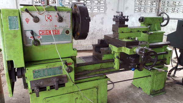 ลดราคาสุด ๆ แท่นกลึงสวย ๆ  รุ่นหนัก 6 ฟุต 3 เพลา เกียร์บล็อก เชนเย่ พร้อมใช้ สภาพสวย ๆ 98,000