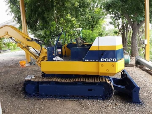 รถขุด KOMATSU PC20-6