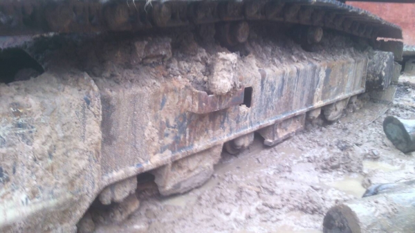 แม็คโคร HITACHI EX200-3 super ไฟฟ้าเต็ม แอร์เย็นไม่โหลด รถสภาพพร้อมใช้งาน มีลายแย๊ค เอกสารเล่มทะเบียน สนใจติดต่อ 0835601591 หรือ 0903494058