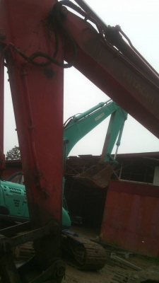 แม็คโคร HITACHI EX200-3 super ไฟฟ้าเต็ม แอร์เย็นไม่โหลด รถสภาพพร้อมใช้งาน มีลายแย๊ค เอกสารเล่มทะเบียน สนใจติดต่อ 0835601591 หรือ 0903494058