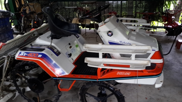 รถดำนา 4 แถว รหัสสินค้า O - 11 รถดำนา 4 แถว รหัสสินค้า O - 11