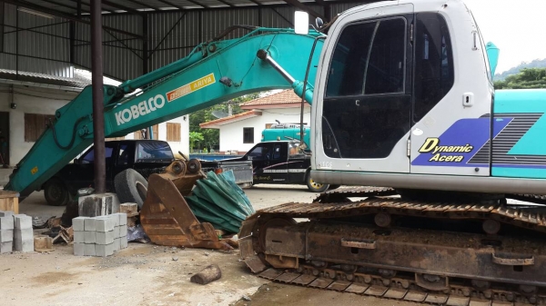 ขาย Kobelco SK200 MARK6 YN10 ราคา 1,750,000 บาท