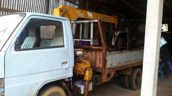 ขายรถ110ติกเครน 6ล้อกลาง รถใช้งานได้ ทะเบียนม.79