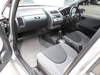 HONDA JAZZ 1.5 AT ปี 2006 รถสวยพร้อมใช้ จัดไฟแนนซ์ได้ ไม่ต้องมีคนค้ำ T.086-527-9533