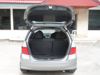 HONDA JAZZ 1.5 AT ปี 2006 รถสวยพร้อมใช้ จัดไฟแนนซ์ได้ ไม่ต้องมีคนค้ำ T.086-527-9533