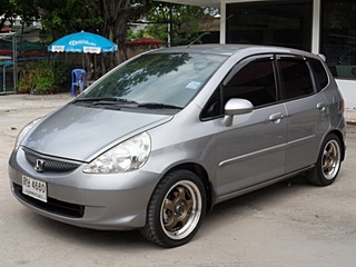 HONDA JAZZ 1.5 AT ปี 2006 รถสวยพร้อมใช้ จัดไฟแนนซ์ได้ ไม่ต้องมีคนค้ำ T.086-527-9533