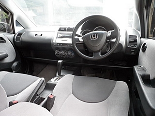 HONDA JAZZ 1.5 AT ปี 2006 รถสวยพร้อมใช้ จัดไฟแนนซ์ได้ ไม่ต้องมีคนค้ำ T.086-527-9533