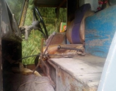 ISUZU TX 150 HP EH100 รถหัวยาวหกล้อดั๊มพ์ กระบะดั๊มพ์เหล็ก 6 ตันความยาว 3.80 เมตรสภาพดีพื้นกับฝาข้างไม่ผุพร้อมบรรทุกหนักพร้อมใช้งานได้เลย เครื่องยนต์แรงดีสตาร์ทง่าย ภายในห้องเก๋งคอนโซลครบพร้อม พวงมาลัยเพาเวอร์ เบรคลม ช่วงล่างแน่น เฟืองท้ายของจัมโบ 200 ยาง