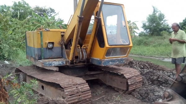 ขายรถแบคโฮ KOMATSU PC120-2 ราคา 300000