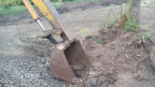 ขายรถแบคโฮ KOMATSU PC120-2 ราคา 300000