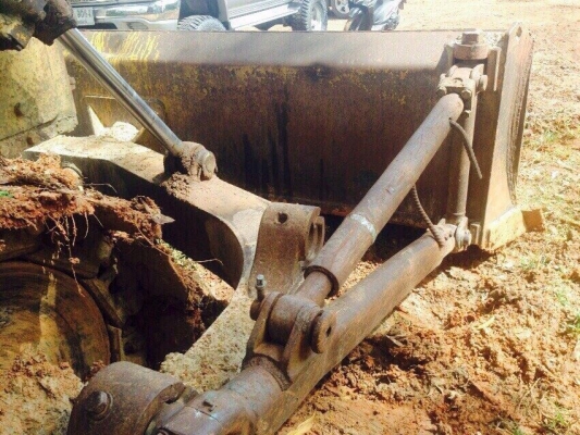 ขายแทรกเตอร์ KOMATSU D85-12 พร้อมใช้งาน สนใจโทร 081-970-1072