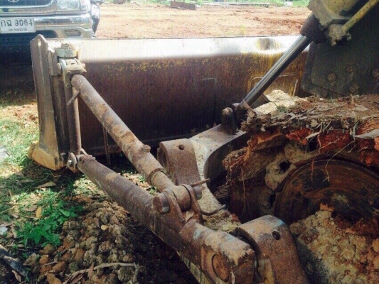 ขายแทรกเตอร์ KOMATSU D85-12 พร้อมใช้งาน สนใจโทร 081-970-1072